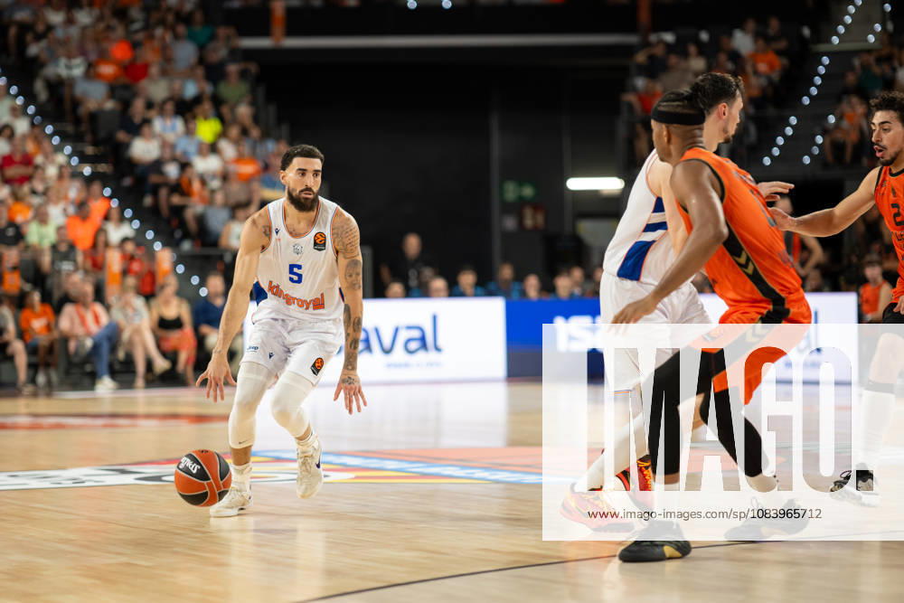 EuroLeague Round 2 match between Valencia Basket and of Kosner Baskonia Vitoria Gasteiz Chris Duarte of Kosner Baskonia Vitoria Gasteiz seen in action during the EuroLeague Round 2 match between Valencia Basket and of Kosner Baskonia Vitoria Gasteiz at Roig Arena , (Valencia ) on September 29, 2025.