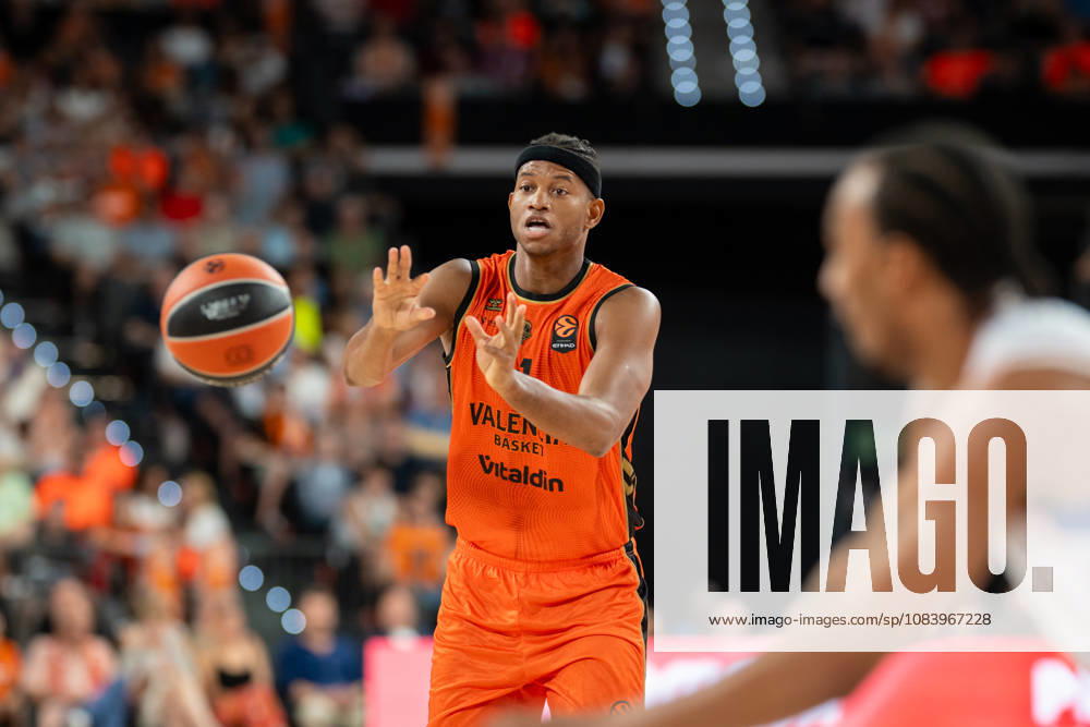 EuroLeague Round 2 match between Valencia Basket and of Kosner Baskonia Vitoria Gasteiz Jasiel Rivero of Valencia Basket seen in action during the EuroLeague Round 2 match between Valencia Basket and of Kosner Baskonia Vitoria Gasteiz at Roig Arena , (Valencia ) on September 29, 2025.