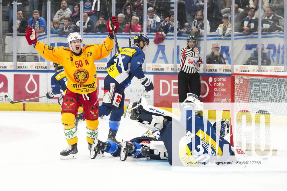 Quinto, Gottardo Arena, NL: HC Ambrì Piotta vs. SCL Tigers 50; Juuso Riikola (Tigers) celebrates the 0-1 goal; Julian Schmutz (Tigers) was not shown; Quinto, Gottardo Arena, Ticino, Switzerland