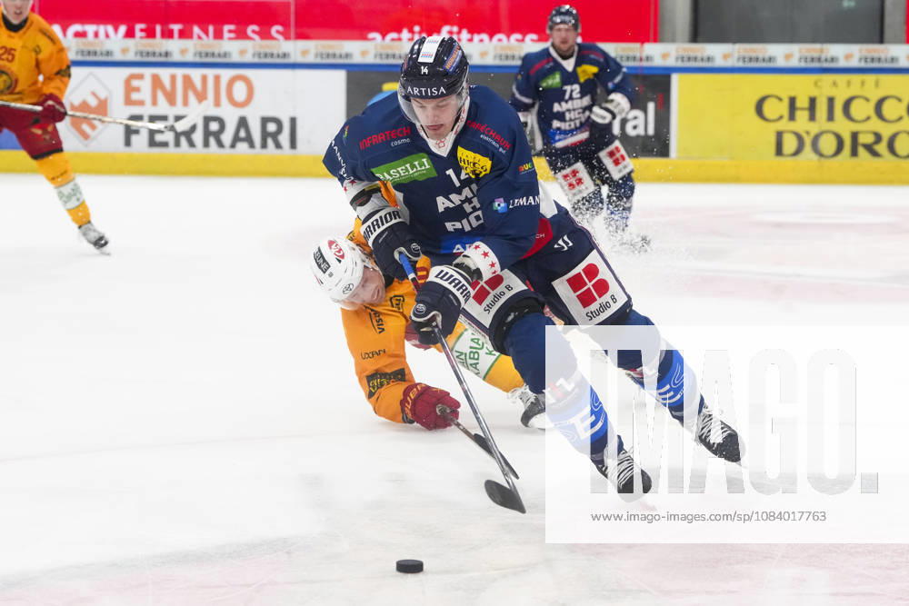 Quinto, Gottardo Arena, NL: HC Ambrì Piotta vs. SCL Tigers 14. William Worge (Ambrì) chased by No. 40 Flavio Schmutz (Tigers) in Quinto at the Gottardo Arena in Ticino, Switzerland