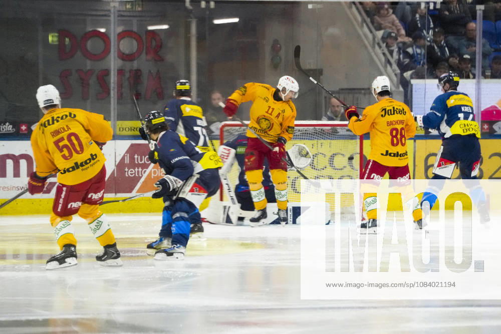 Quinto, Gottardo Arena, NL: HC Ambrì Piotta vs. SCL Tigers 50; Juuso Riikola (Tigers L) scores the 0-3 goal; Quinto, Gottardo Arena, Ticino, Switzerland