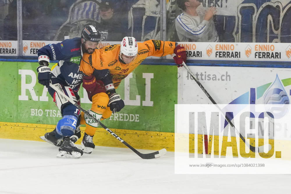 Quinto, Gottardo Arena, NL: HC Ambri Piotta vs. SCL Tigers 77 Michael Joly (Ambri) vs. 20 Andre Petersson (Tigers), Quinto, Gottardo Arena, Ticino, Switzerland