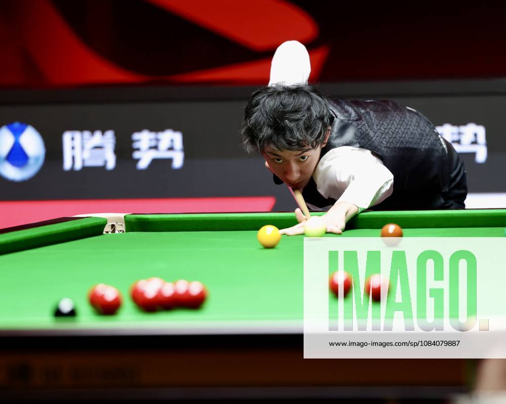 (261003) -- SHENZHEN, Oct. 3, 2026 -- Wu Yize of China competes during the semifinal against Judd Trump of England at World Snooker Tour Shenzhen Open 2026 in Shenzhen, south China s Guangdong Province, Oct. 3, 2026. ) (SP)CHINA-SNOOKER-SHENZHEN OPEN (CN) LuxHanxin