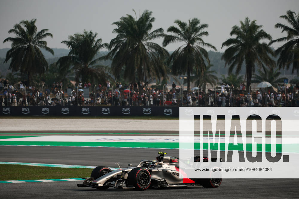 F1 - BAHRAIN GRAND PRIX IN MALAYSIA 2026 05 BORTOLETO Gabriel (bra), Audi F1 Team R26, action during the 2026 Formula 1 Bahrain Grand Prix in Malaysia, 16th round of the 2026 Formula One World Championship, WM, Weltmeisterschaft from October 2 to 4, 2026 on the Sepang International Circuit, in Sepang, Malaysia - SepangMalaysia