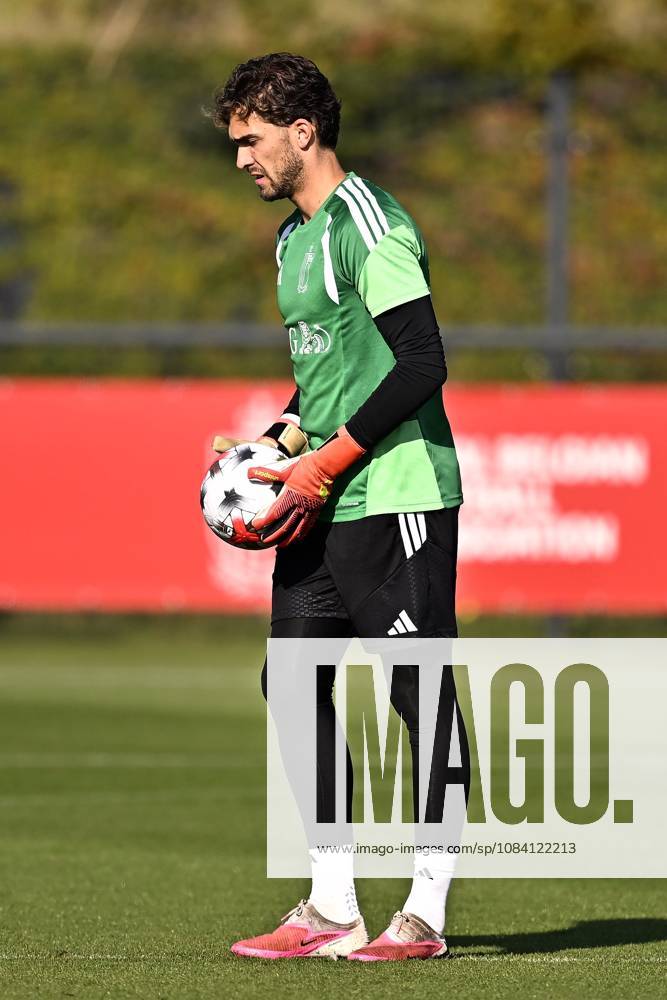 France v Belgium - UEFA Nations League 2026 Media Activities 04 10 2026 TUBIZE, BELGIUM - OCTOBER 04 : De Busser Jari goalkeeper of Belgium pictured during a training session ahead of the UEFA Nations League tournament league phase matchday 4 group A1 match between France and Belgium on October 4, 2026 in Tubize, Belgium, 04 10 2026 Tubize Belgium