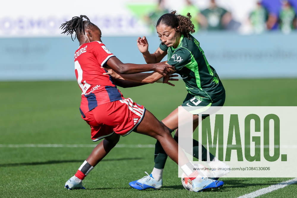 V li Magou Doucoure, Hamburger SV (HSV), 2, and Kessya Bussy, VfL Wolfsburg, 19, in a one-on-one, duel, dynamic moment, action, game scene, DFB REGULATIONS PROHIBIT ANY USE OF PHOTOGRAPHS AS SEQUENCE IMAGES AND OR VIDEO-LIKE PHOTO SERIES DFB REGULATIONS PROHIBIT ANY USE OF PHOTOGRAPHS AS SEQUENCE IMAGESENCES AND OR QUASI-VIDEO, April 10, 2026, Wolfsburg, Germany, soccer, Google Pixel Women’s Bundesliga, VfL Wolfsburg vs. Hamburger SV