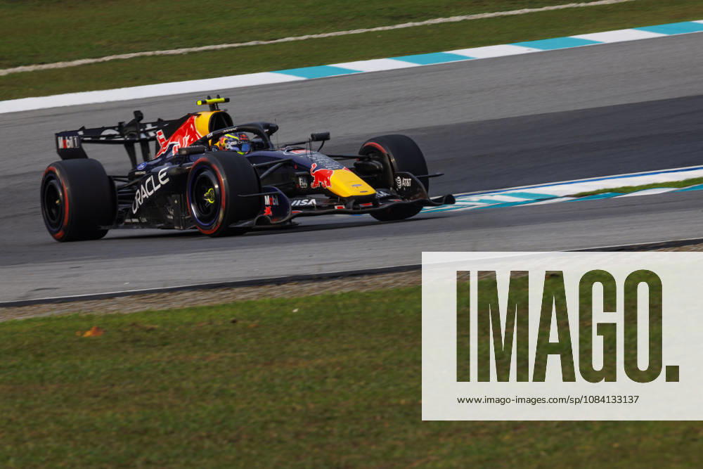 4th October 2026; Sepang IC, Kuala Lumpur, Malaysia; Formula 1, Bahrain Grand Prix, Race Day; Isack Hadjar (6) of France and Oracle Red Bull Racing during the race StephenxBlackberry