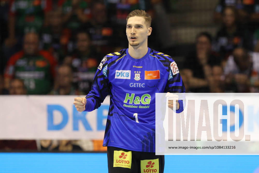 Opel HBL Handball, SC Magdeburg vs. HC Erlangen, from left: Dominik Kuzmanovic (Magdeburg), 1 celebrating a saved shot, blocked, saved, Magdeburg goalkeeper