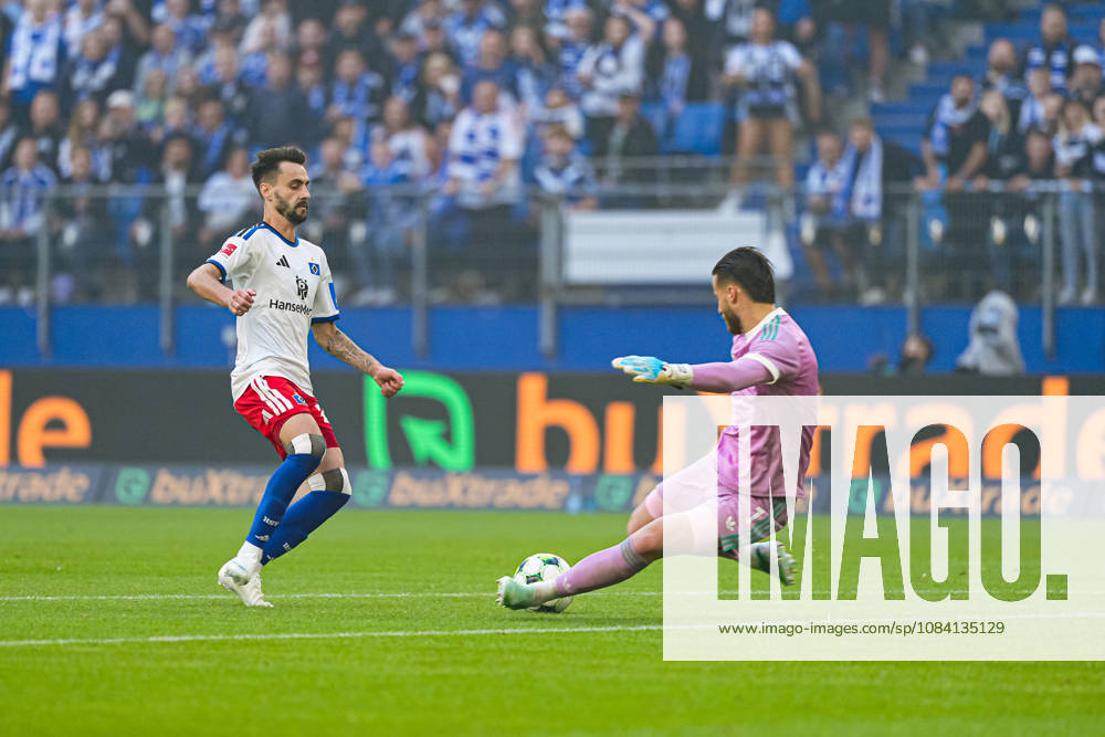 Fabio Vieira, Hamburger SV, 20; Diant Ramaj, FC Copenhagen, 01 GER; Hamburger SV vs. FC Copenhagen, soccer, friendly match, 2026–2027 season, October 4, 2026 GER, Hamburger SV vs. FC Copenhagen, soccer, friendly match, 2026–2027 season, October 4, 2026 Hamburg