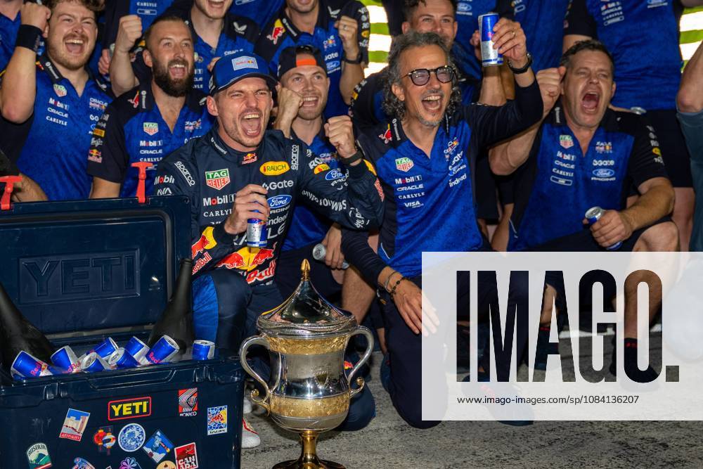 Max Verstappen (NLD) (Oracle Red Bull Racing) and Laurent Mekies celebrate the win after the race of the Formula 1 Bahrain Grand Prix In Malaysia 2026 at the Sepang International Circuit. F1 2026: (Celebrations) Bahrain Grand Prix In Malaysia, Kuala Lumpur 04 Oct 2026 - ZUMAs197 20261004_aaa_s197_049