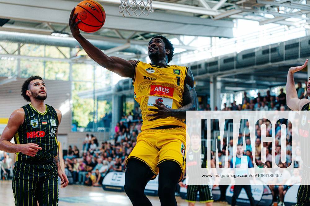 Collin Metcalf Medikamente per Klick Bayreuth, 45 Philip Alston Kreisbau Kirchheim Knights, 01 GER, Kreisbau Kirchheim Knights vs. Medikamente per Klick Bayreuth, Barmer 2 Basketball Bundesliga, Matchday 3, 2026–2027 Season, October 4, 2026 GER, Kreisbau Kirchheim Knights vs. Medikamente per Klick Bayreuth, Barmer 2 Basketball Bundesliga, Matchday 3, 2026–2027 Season, October 4, 2026 Kirchheim u Teck