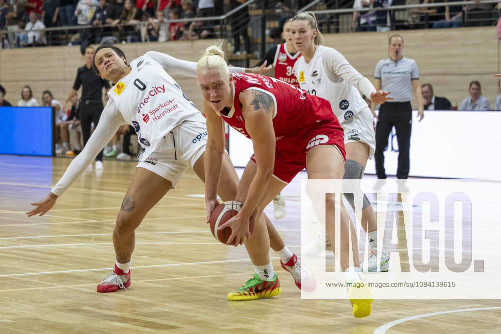 Toyota DBBL 2026–2027 HalFit Lions vs. TK Hannover Halle Saale, Germany, October 4, 2026. Pictured from left: Nora Francois (Hannover), Marta Miscenko (Halle), and Meret Kleine Beek (Hannover Halle Saale) at the swh Arena in Saxony-Anhalt, Germany