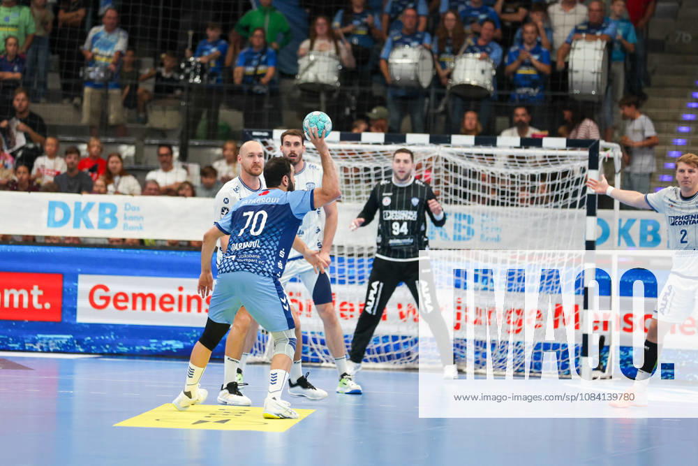 Mohamed Darmoul (TVB Stuttgart, No. 70) makes a pass. GER, TVB Stuttgart vs. TBV Lemgo Lippe, Handball, Opel Handball Bundesliga, Matchday 6, 2026–2027 season, October 4, 2026 GER, TVB Stuttgart vs. TBV Lemgo Lippe, Handball, Opel Handball Bundesliga, Matchday 6, 2026–2027 season, October 4, 2026 Stuttgart