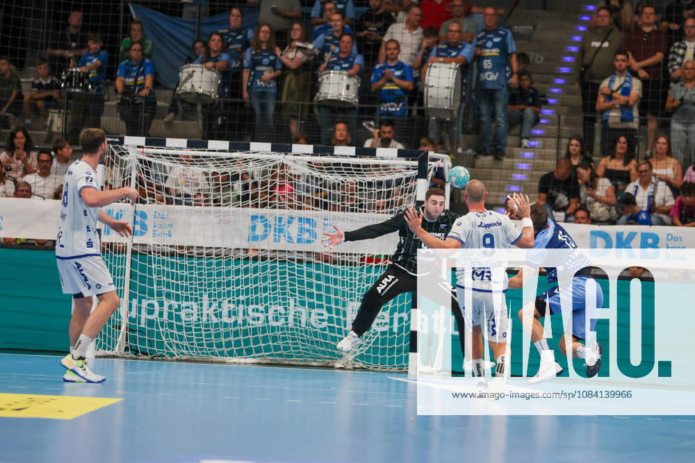 Simone Mengon, TVB Stuttgart, 15 with a shot (GER), TVB Stuttgart vs. TBV Lemgo Lippe, Handball, Opel Handball Bundesliga, Matchday 6, 2026–2027 season, October 4, 2026 GER, TVB Stuttgart vs. TBV Lemgo Lippe, Handball, Opel Handball Bundesliga, Matchday 6, 2026–2027 season, October 4, 2026 Stuttgart