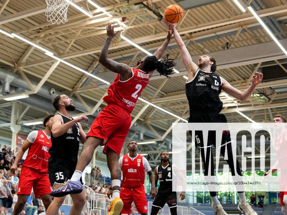 Kris Monroe (RheinStars Cologne), 2 vs. Craig Moller (ETB Miners Essen), 6 GER, ETB Miners Essen vs. RheinStars Cologne, Barmer 2 Basketball Bundesliga, ProA, Matchday 3, 2026–27 Season, Sporthalle am Hallo, Essen, October 4, 2026 ETB Miners Essen vs. RheinStars Cologne, ProA, Matchday 3, 2026–27 season, October 4, 2026 Essen