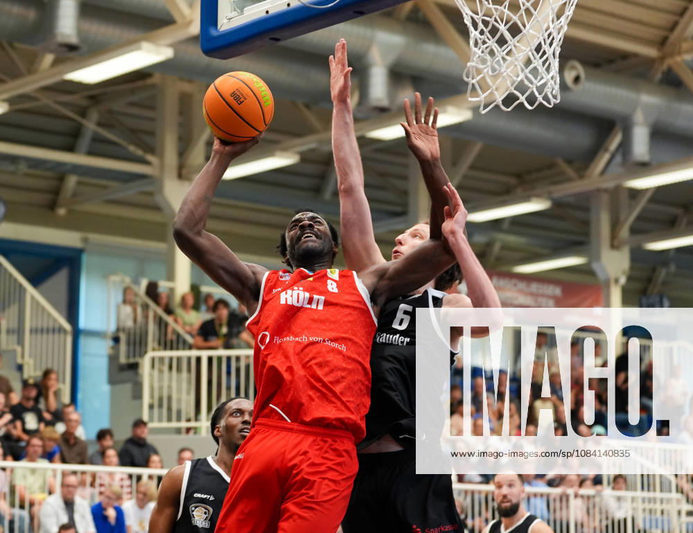 Nat Diallo of RheinStars Cologne (8) drives to the basket against Craig Moller of ETB Miners Essen (6). GER, ETB Miners Essen vs. RheinStars Cologne, Barmer 2 Basketball Bundesliga, ProA, Matchday 3, 2026–27 Season, Sporthalle am Hallo, Essen, October 4, 2026 ETB Miners Essen vs. RheinStars Cologne, ProA, Matchday 3, 2026–27 season, October 4, 2026 Essen