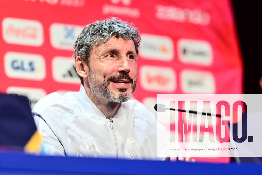 France v Belgium - UEFA Nations League 2026 Media Activities 04 10 2026 PARIS, FRANCE - OCTOBER 04 : Van Bommel Mark head coach of Belgium speaking with the media during a pre-match press conference, PK, Pressekonferenz ahead of the UEFA Nations League tournament league phase matchday 4 group A1 match between France and Belgium on October 4, 2026 in Paris, France, 04 10 2026 Paris France