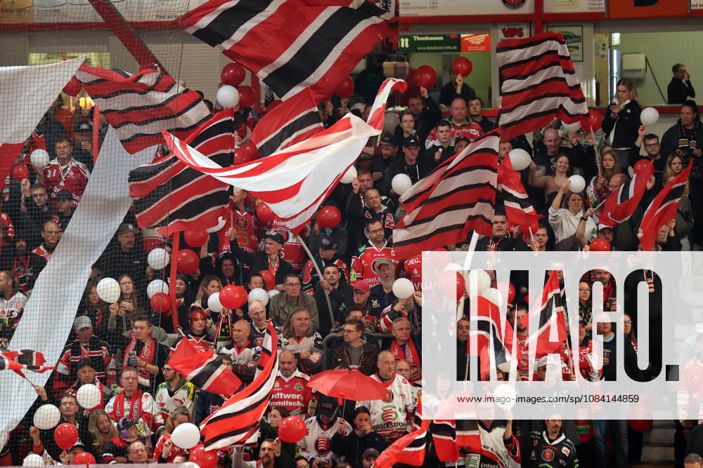 Sahnpark Crimmitschau, October 4, 2026; 2026–27 Season; Ice Hockey; 2nd Bundesliga; Regular Season; Game 6; Saxony Artificial Ice Arena; Saxony Derby; Eispiraten; Lausitzer Füchse; Fans organize the players entrance before the game; Crimmitschau, Saxony, Germany
