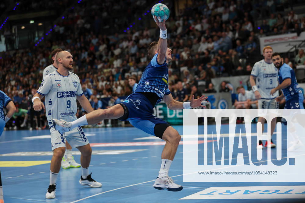 Simone Mengon, TVB Stuttgart, 15 with a shot (GER), TVB Stuttgart vs. TBV Lemgo Lippe, Handball, Opel Handball Bundesliga, Matchday 6, 2026–2027 season, October 4, 2026 GER, TVB Stuttgart vs. TBV Lemgo Lippe, Handball, Opel Handball Bundesliga, Matchday 6, 2026–2027 season, October 4, 2026 Stuttgart