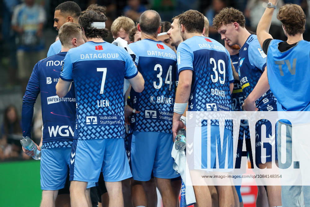 The TVB Stuttgart team during a timeout GER, TVB Stuttgart vs. TBV Lemgo Lippe, Handball, Opel Handball Bundesliga, Matchday 6, 2026–2027 season, October 4, 2026 GER, TVB Stuttgart vs. TBV Lemgo Lippe, Handball, Opel Handball Bundesliga, Matchday 6, 2026–2027 season, October 4, 2026 Stuttgart