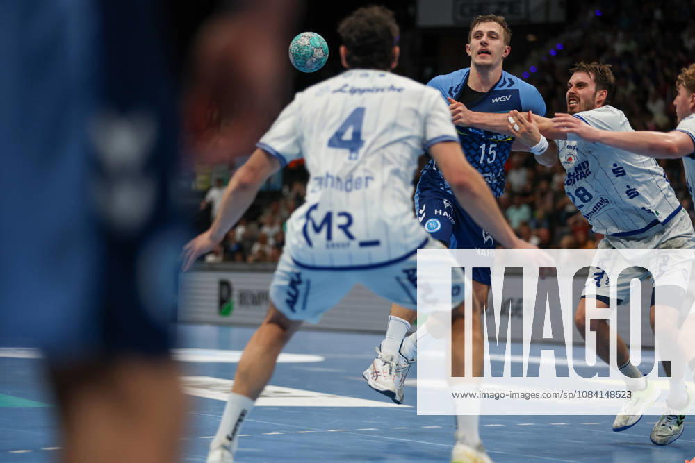 Simone Mengon, TVB Stuttgart, 15 GER, TVB Stuttgart vs. TBV Lemgo Lippe, Handball, Opel Handball Bundesliga, Matchday 6, 2026–2027 Season, October 4, 2026 GER, TVB Stuttgart vs. TBV Lemgo Lippe, Handball, Opel Handball Bundesliga, Matchday 6, 2026–2027 season, October 4, 2026 Stuttgart