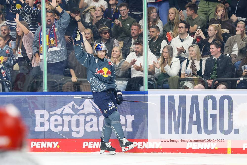 Markus Eisenschmid of EHC Red Bull Munich celebrates his goal to make it 2–1, EHC Red Bull Munich vs. Augsburger Panther, Matchday 6, Ice Hockey, Penny DEL, October 3, 2026, Munich, Bavaria, Germany
