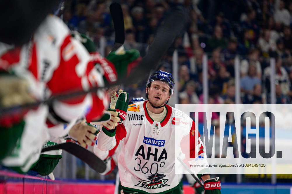 Ice Hockey, DEL, 20261004, EHC Red Bull Munich vs. Augsburg Panthers. Pictured: Goal 1, Alexander Blank, Augsburg, 26, Munich SAP Garden, Bavaria, Germany
