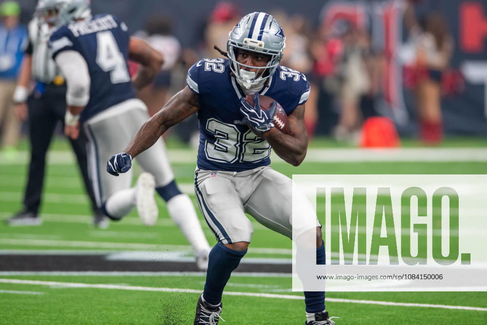 Dallas Cowboys running back Tyler Goodson (32) carries the ball during a game between the Dallas Cowboys and the Houston Texans in Houston, TX. .. CSM NFL, American Football Herren, USA 2026: Cowboys Vs Texans OCT 04 - ZUMAc04_ 20261004_zma_c04_040