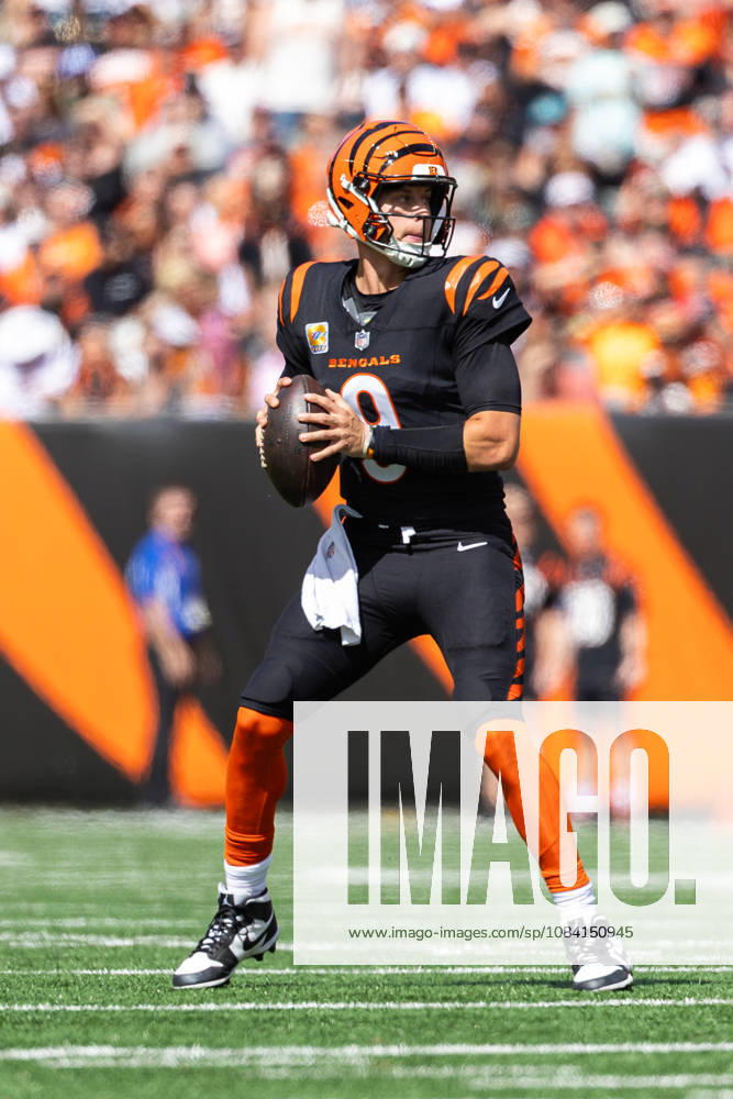 Oct 4, 2026; Cincinnati, OH, USA; Cincinnati Bengals quarterback Joe Burrow (9) passes the ball during NFL, American Football Herren, USA game action against the Jacksonville Jaguars at Paycor Stadium. Mandatory Credit: -Cal Media Cincinnati USA - ZUMAc04_ 20261004_zma_c04_023