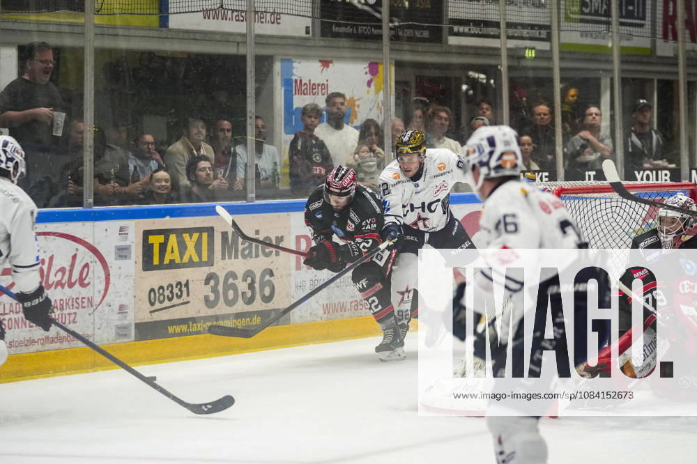 Battle for the Puck: Face-off between Dominik Meisinger of the ECDC Memmingen Indians, 22, and Mark Rassell of the Ravensburg Towerstars, 92, GER, ECDC Memmingen Indians vs. Ravensburg Towerstars, ice hockey, DEL2 regular season, Matchday 6, 2026–2027 season, October 4, 2026, GER, ECDC Memmingen Indians vs. Ravensburg Towerstars, Ice Hockey, DEL2 Regular Season, Matchday 6, 2026–2027 Season, October 4, 2026, Memmingen