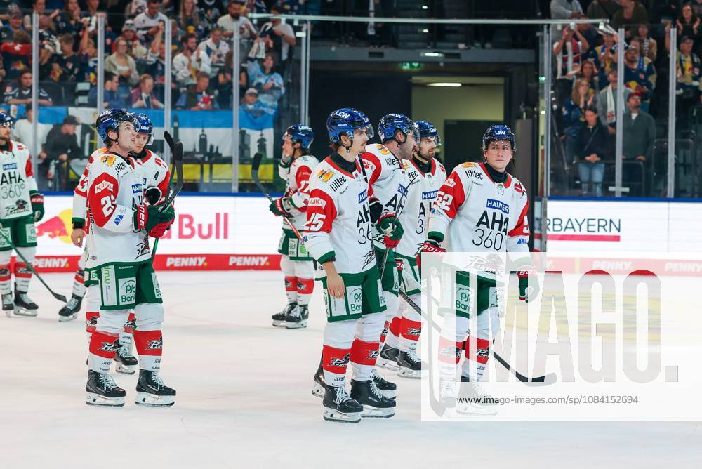 Disappointment for the Augsburg Panthers after the loss, Christian Hanke 25 Augsburg Panthers, Enrico Henriquez Morales 52 Augsburg Panthers, EHC Red Bull Munich vs. Augsburg Panthers, Matchday 6, Ice Hockey, Penny DEL, Oct. 3, 2026, Munich, Bavaria, Germany