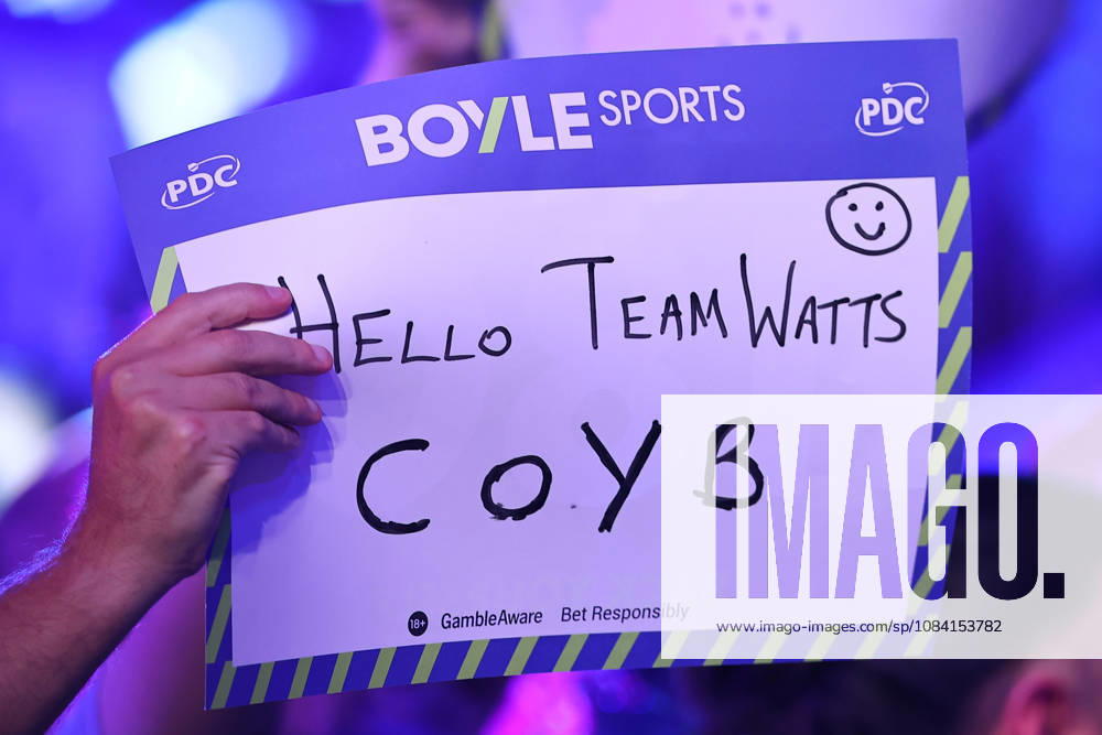2026 BOYLE Sports World Grand Prix Fans hold up signs during the 2026 Boyle Sports World Grand Prix Final at Mattioli Arena, Leicester, United Kingdom on 4 October 2026 Credit: Ryan Crockett Every Second Media Editorial use only. All images are copyright Every Second Media Limited. No images may be reproduced without prior permission.