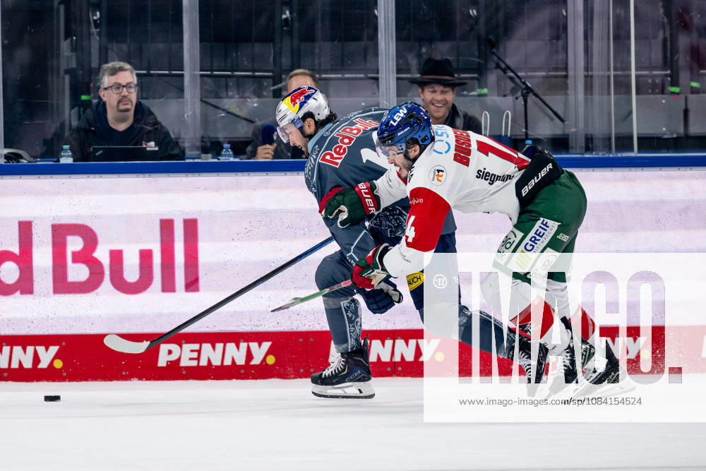 Battle for the Puck: Face-off between Taro Hirose (EHC Red Bull Munich, 17) and Donald D. J. Busdeker (Augsburger Panther, 14, GER), EHC Red Bull Munich vs. Augsburger Panther, DEL, 2026–2027 season, Matchday 6, October 4, 2026. Photo: HMB Media, Heike Feiner