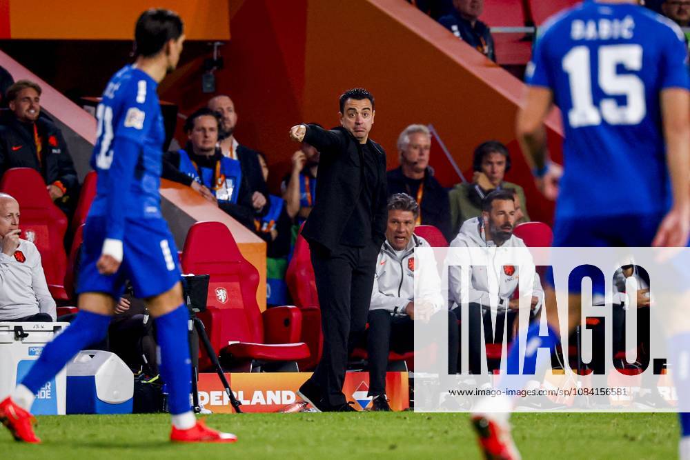 EINDHOVEN - Netherlands coach Xavi Hernandez gestures during the UEFA Nations League match between the Netherlands and Serbia at the Philips Stadium on October 4, 2026, in Eindhoven, the Netherlands. MARCEL TER BALS ANP UEFA Nations League 2026 27 ANPxSportx xMarcelxterxBalsxIVx 571528370 originalFilename: 571528370