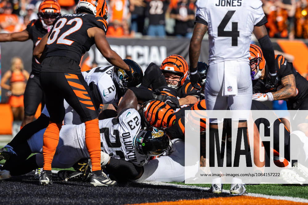 Oct 4, 2026; Cincinnati, OH, USA; Cincinnati Bengals quarterback Joe Burrow (9) scores touchdown during NFL, American Football Herren, USA game action against the Jacksonville Jaguars at Paycor Stadium. Mandatory Credit: -Cal Media Cincinnati USA - ZUMAc04_ 20261004_zma_c04_081