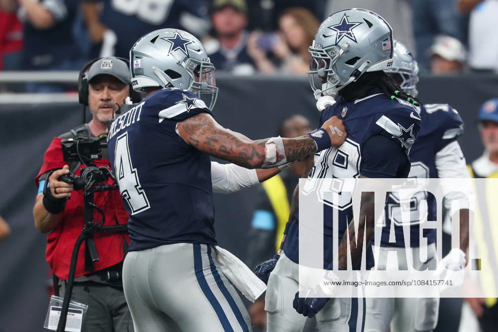 HOUSTON, TX - OCTOBER 04: Quarterback Dak Prescott 4 of the Dallas Cowboys and wide receiver Ceedee Lamb 88 of the Dallas Cowboys celebrate a game winning touchdown in the last minute of the NFL, American Football Herren, USA football game between the Houston Texans and Dallas Cowboys on October 4, 2026, at Reliant Stadium in Houston, TX. (Photo by David Buono Icon Sportswire) NFL: OCT 04 Cowboys at Texans Icon241004050