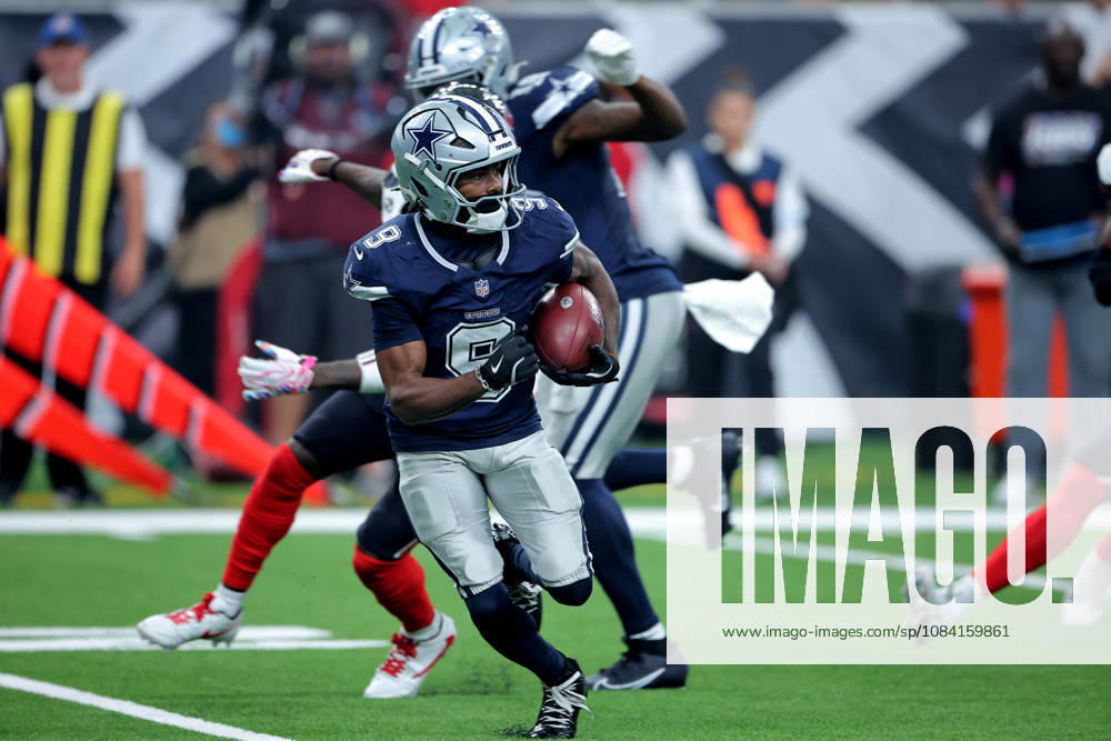 Houston, Texas, U.S: Dallas Cowboys wide receiver Kavontae Turpin (9) carries the ball on a kickoff return during the third quarter of the NFL, American Football Herren, USA regular season game between the Houston Texans and the Dallas Cowboys at Reliant Stadium in Houston, TX on October 4, 2026. Houston U.S - ZUMAw137 20261004_aap_w137_055