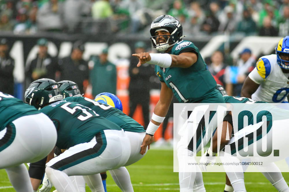 Philadelphia Eagles QB JALEN HURTS (1) in action during the game against the LA Rams at Lincoln Financial Field NFL, American Football Herren, USA Football 2026 LA Rams 24:20 Philadelphia Eagles - ZUMArf1_ 20261004_zaf_rf1_005