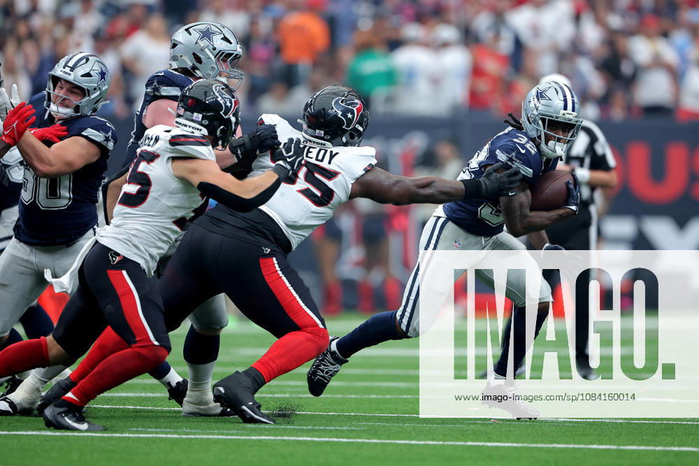 Houston, Texas, U.S: Dallas Cowboys running back Tyler Goodson (32) carries the ball during the fourth quarter of the NFL, American Football Herren, USA regular season game between the Houston Texans and the Dallas Cowboys at Reliant Stadium in Houston, TX on October 4, 2026. Houston U.S - ZUMAw137 20261004_aap_w137_066
