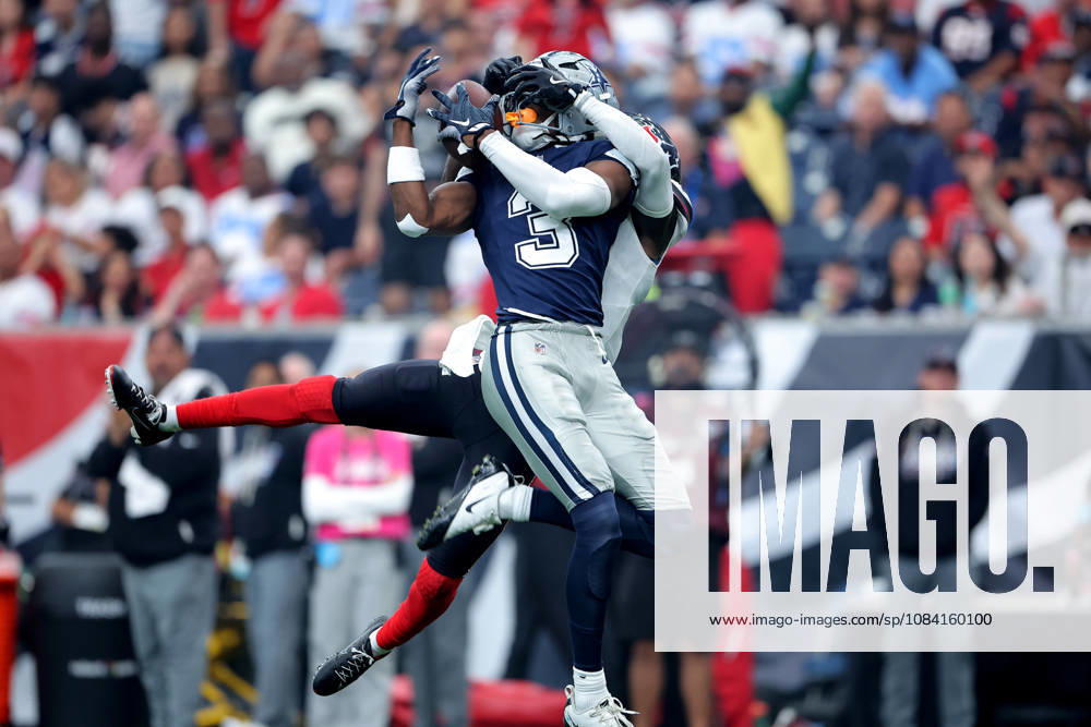 Houston, Texas, U.S: Dallas Cowboys wide receiver George Pickens (3) leaps to make a catch during the third quarter of the NFL, American Football Herren, USA regular season game between the Houston Texans and the Dallas Cowboys at Reliant Stadium in Houston, TX on October 4, 2026. Houston U.S - ZUMAw137 20261004_aap_w137_070