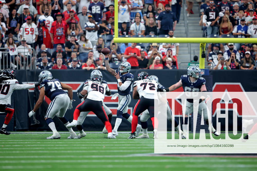 Houston, Texas, U.S: Dallas Cowboys quarterback Dak Prescott (4) passes the ball downfield during the second quarter of the NFL, American Football Herren, USA regular season game between the Houston Texans and the Dallas Cowboys at Reliant Stadium in Houston, TX on October 4, 2026. Houston U.S - ZUMAw137 20261004_aap_w137_080