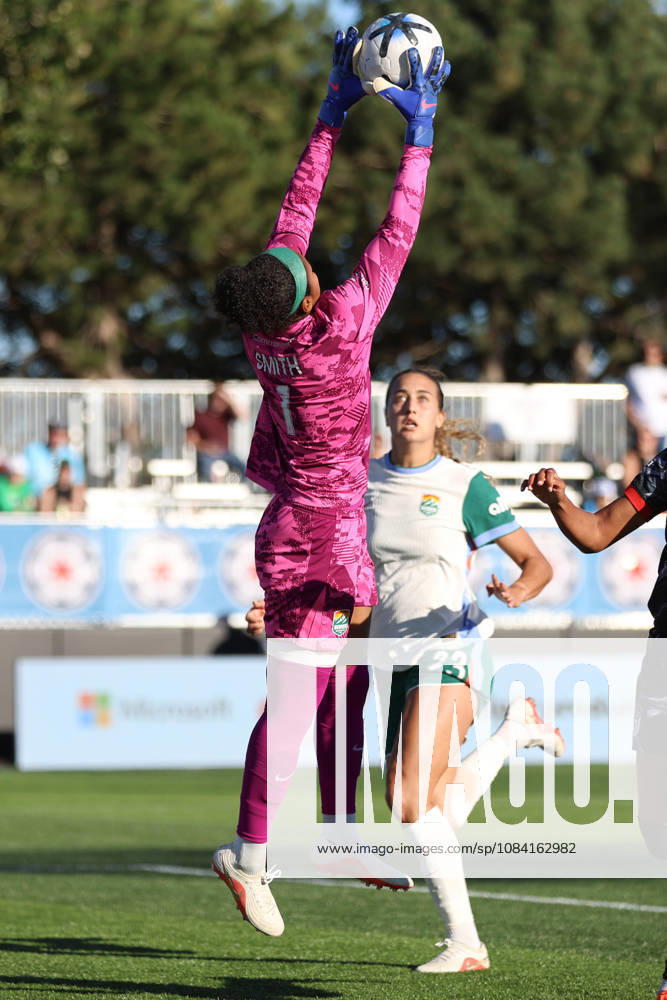 Abby Smith (1 Denver Summit FC) catches the ball during the game between the Chicago Stars FC and Denver Summit FC at Northwestern Medicine Field at Martin Stadium on Sunday, October 4 in Evanston, USA