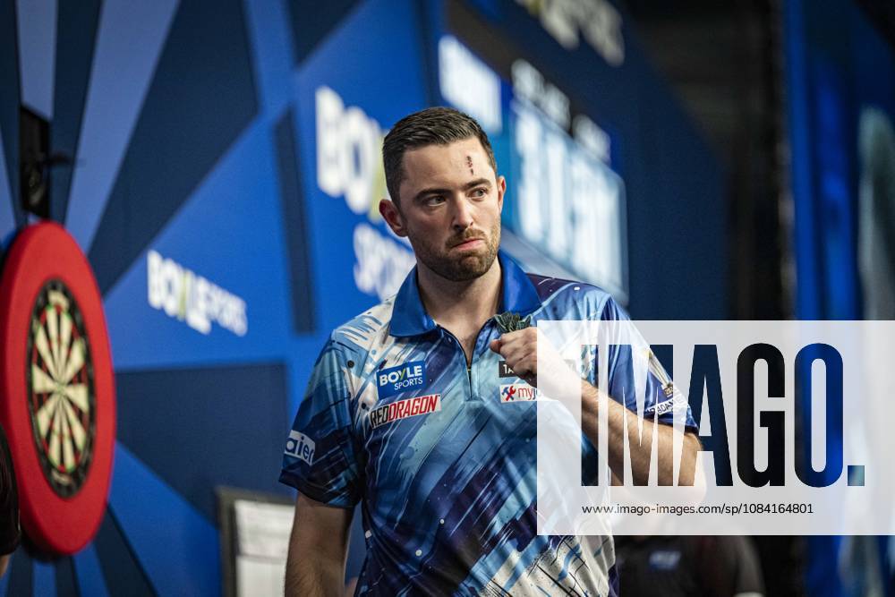4th October 2026; Mattioli Arena, Leicester, England; PDC World Grand Prix Darts, World Grand Prix, Final Day; Luke Humphries celebrates winning a leg in his final match against Gerwyn Price GodfreyxPitt