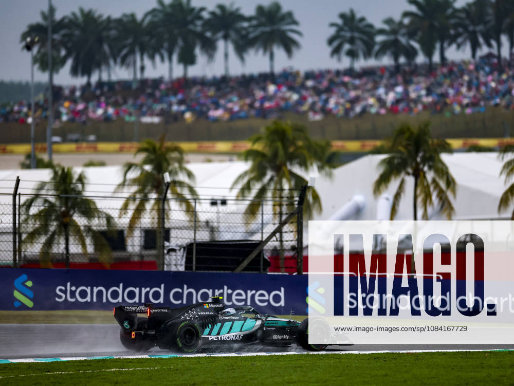 Andrea Kimi Antonelli of Italy driving the (12) Mercedes AMG PETRONAS F1 Team F1 W17 during the race of the FIA Formula 1 Grand Prix of Bahrain in Malaysia at the Sepang Circuit on October 04, 2026 in Kuala Lumpur, Malaysia. (Photo by Qian Jun SPP-Paddocker)