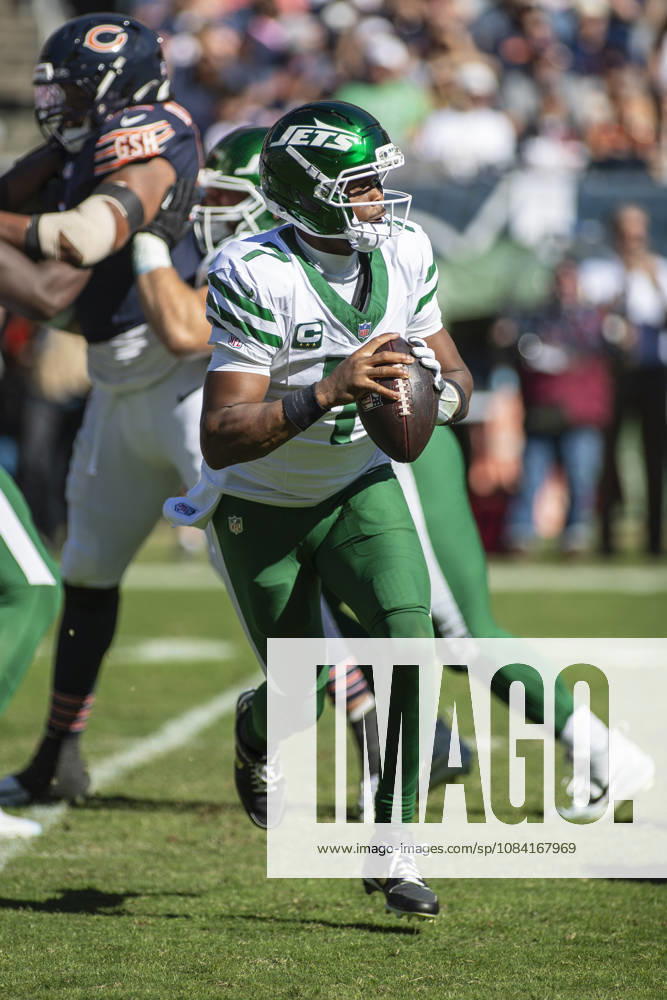 New York Jets quarterback Geno Smith (7) in action during the NFL, American Football Herren, USA game against the Chicago Bears in Chicago, IL. CSM Chicago United States of America - ZUMAc04_ 20261004_zma_c04_252