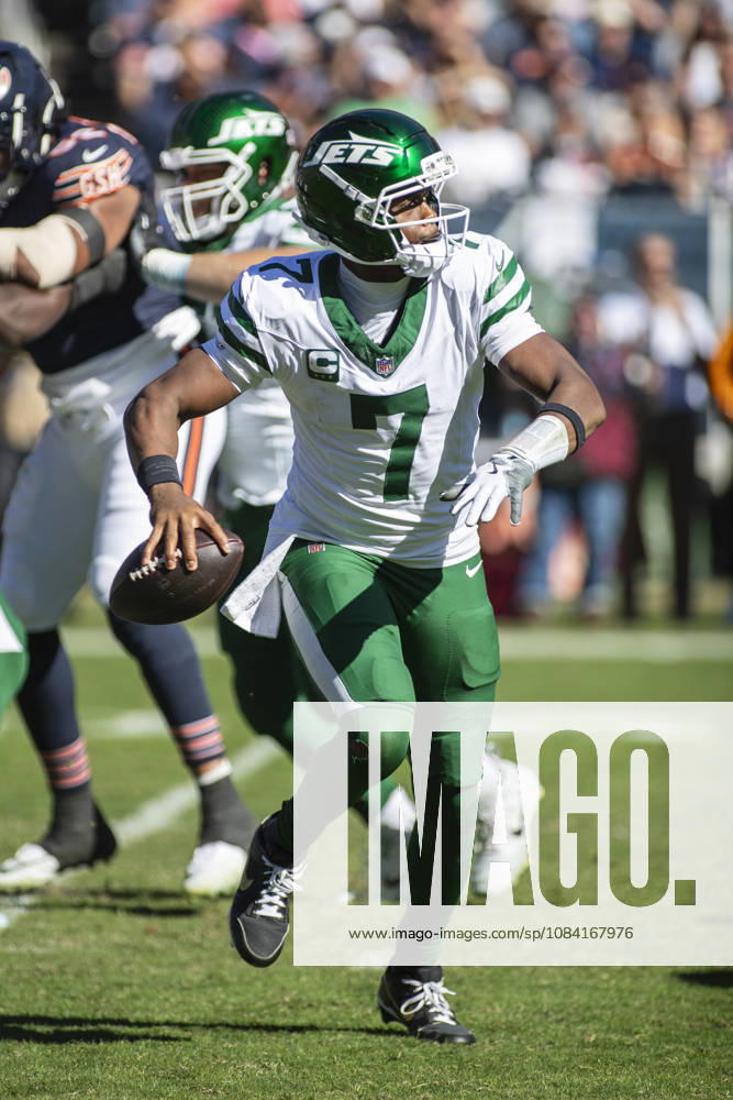 New York Jets quarterback Geno Smith (7) in action during the NFL, American Football Herren, USA game against the Chicago Bears in Chicago, IL. CSM Chicago United States of America - ZUMAc04_ 20261004_zma_c04_253