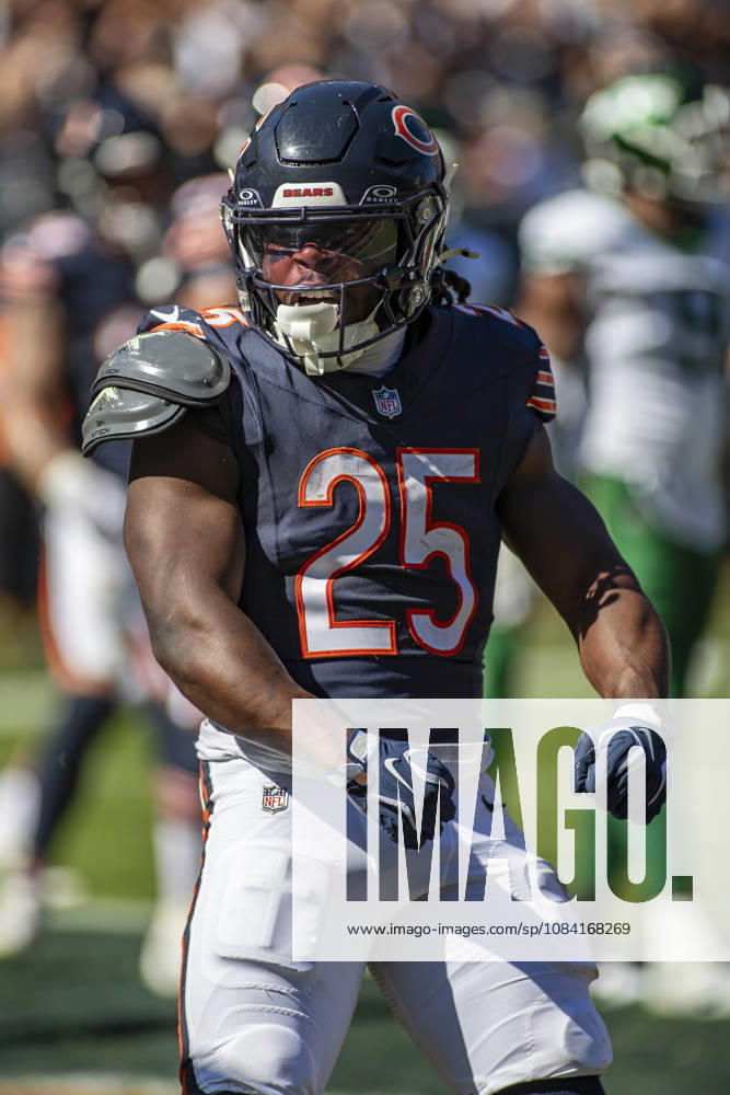 Chicago Bears Kyle Monangai (25) celebrates a touchdown during the NFL, American Football Herren, USA game against the New York Jets in Chicago, IL. CSM Chicago United States of America - ZUMAc04_ 20261004_zma_c04_272