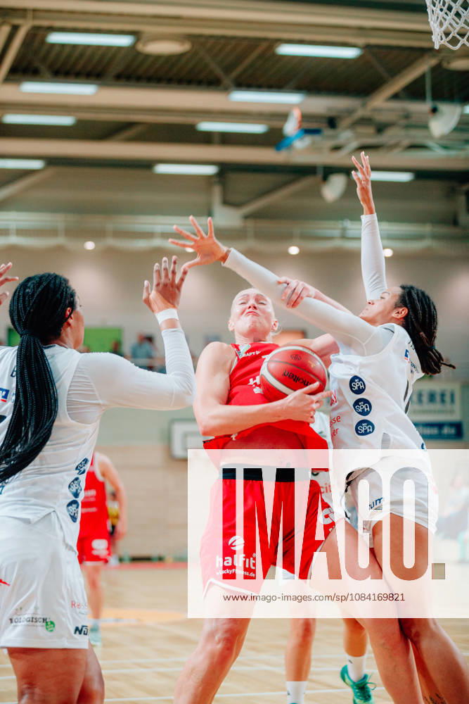 BB 1BL Halfit Lions vs. TK Hannover Luchse Marta Miscenko of the Halfit Lions during the 2026–2027 season in the DBBL Toyota Women s Basketball Bundesliga, in a game between the Halfit Lions and TK Hannover Luchse at the SWH Arena on October 4, 2026, in Halle Saale, Saxony-Anhalt, Germany