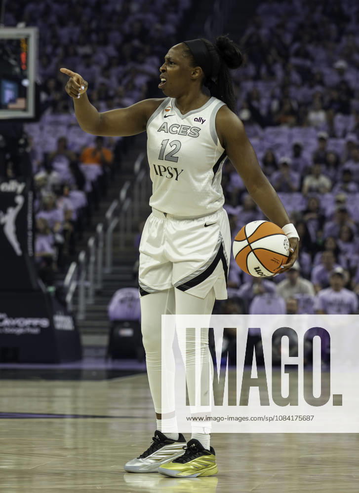 WNBA, Basketball Damen, USA Semi Finals Game 1 2026: Las Vegas Vs Golden State OCT 4 OCT 04 2026 San Francisco, CA U.S.A. Las Vegas Aces guard Chelsea Gray (12)reacts over an official s call during the WNBA semifinals playoff game 1 western conference between the Las Vegas Aces and the Golden State Valkyries at the Chase Centers. Thurman James CSM (Credit Image: Â Thurman James Cal Media) San Francisco Ca USA