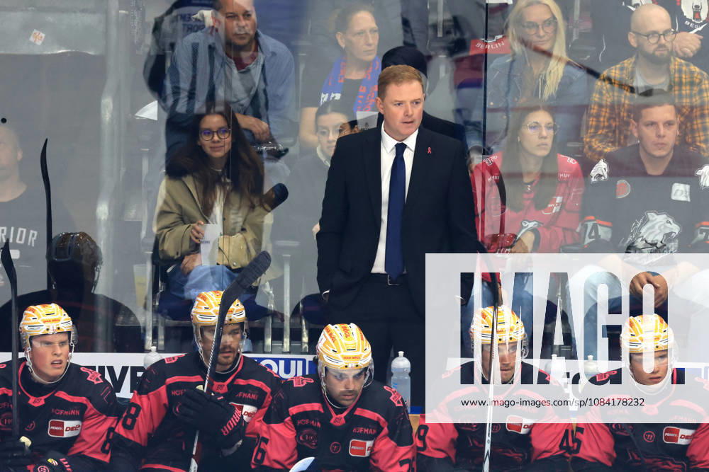 GER, DEU, Germany, Ice Hockey Coach MITCH O KEEFE, Ice Tigers, Nuremberg Players Bench, nordphoto GmbH Engler, Berlin, Uber Arena, Berlin, Germany